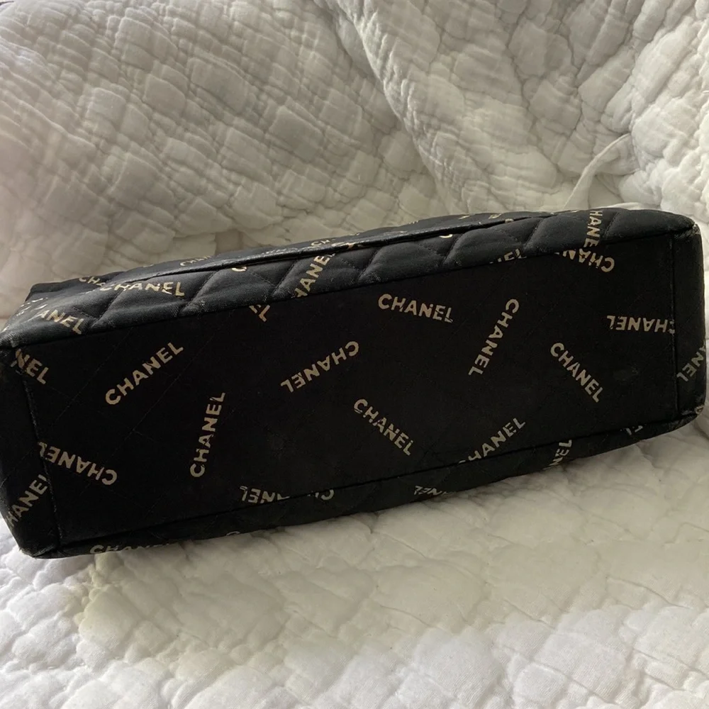 Chanel Vintage Rare 1990s Quilted Logo Letters Maxi Jumbo Classic Flap - Picture 16 of 17
